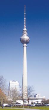Вид на площадь Александерплац и самую высокую в Германии Берлинскую телевышку