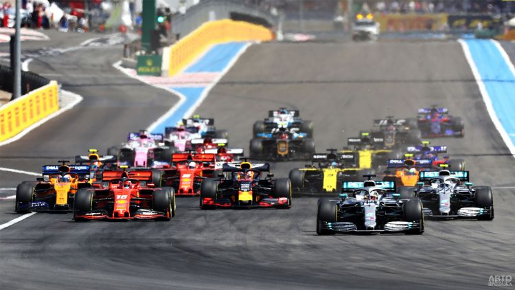 Старт чемпионата Формулы-1 отложен на несколько месяцев