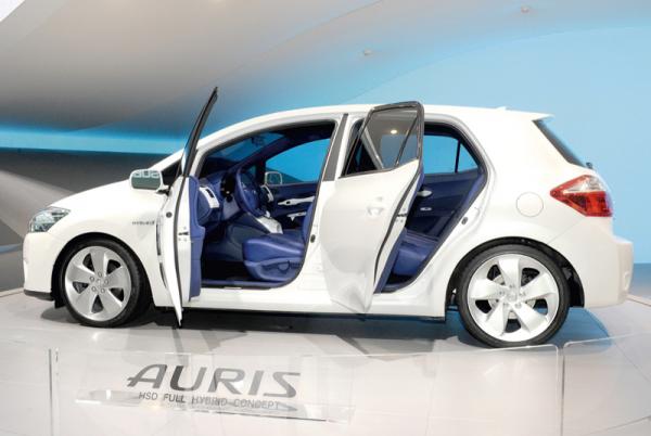 Toyota Auris 2011 года поступила в продажу в Украине