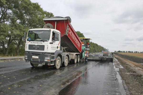 В 2011 году в Украине построят тысячу километров дорог