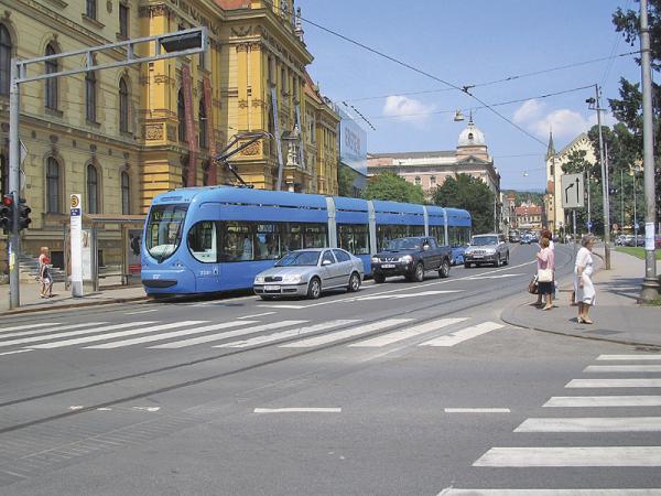ЛАЗ планирует начать сборку низкополых трамваев