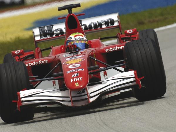 F1: Команде Ferrari не хватает денег