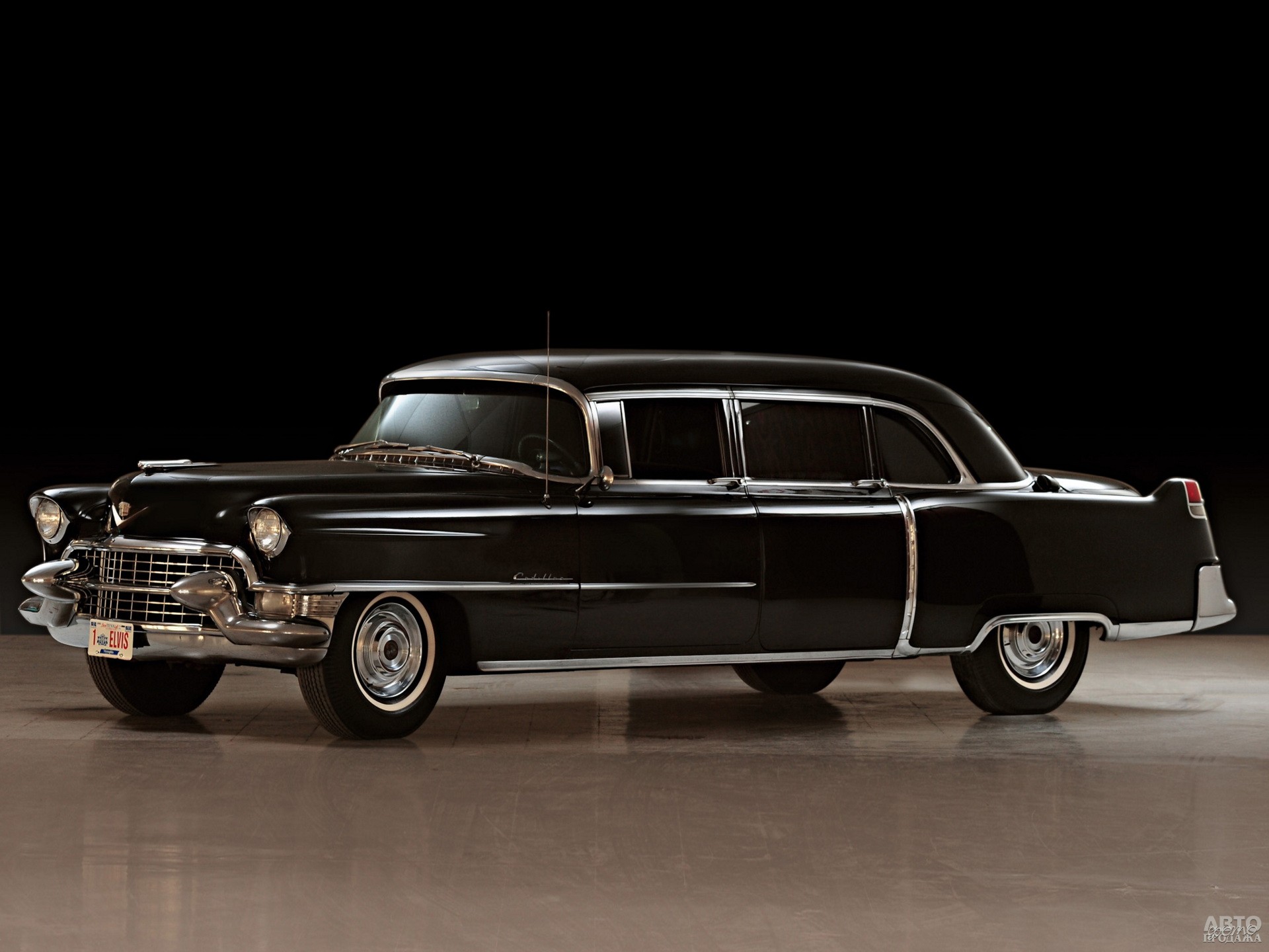 Этот Cadillac Fleetwood 1955 года Элвис купил с первого гонорара