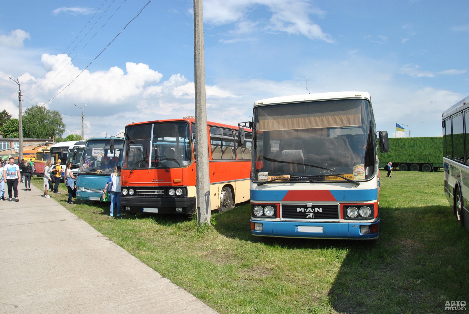 Выставка автобусов «Улица Ниццы»