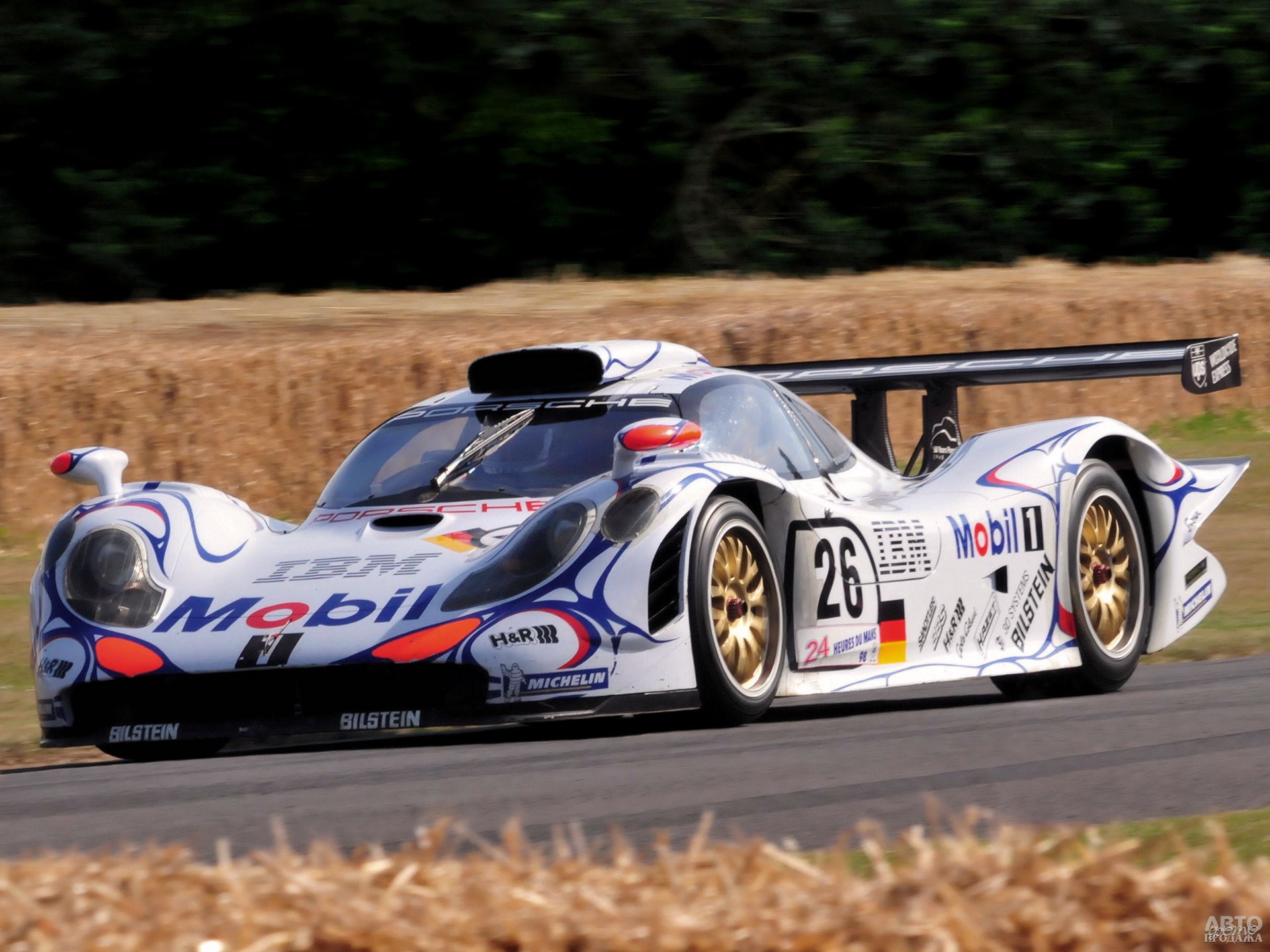 В 1998 году Porsche 911 GT1 триумфовал в Ле-Мане