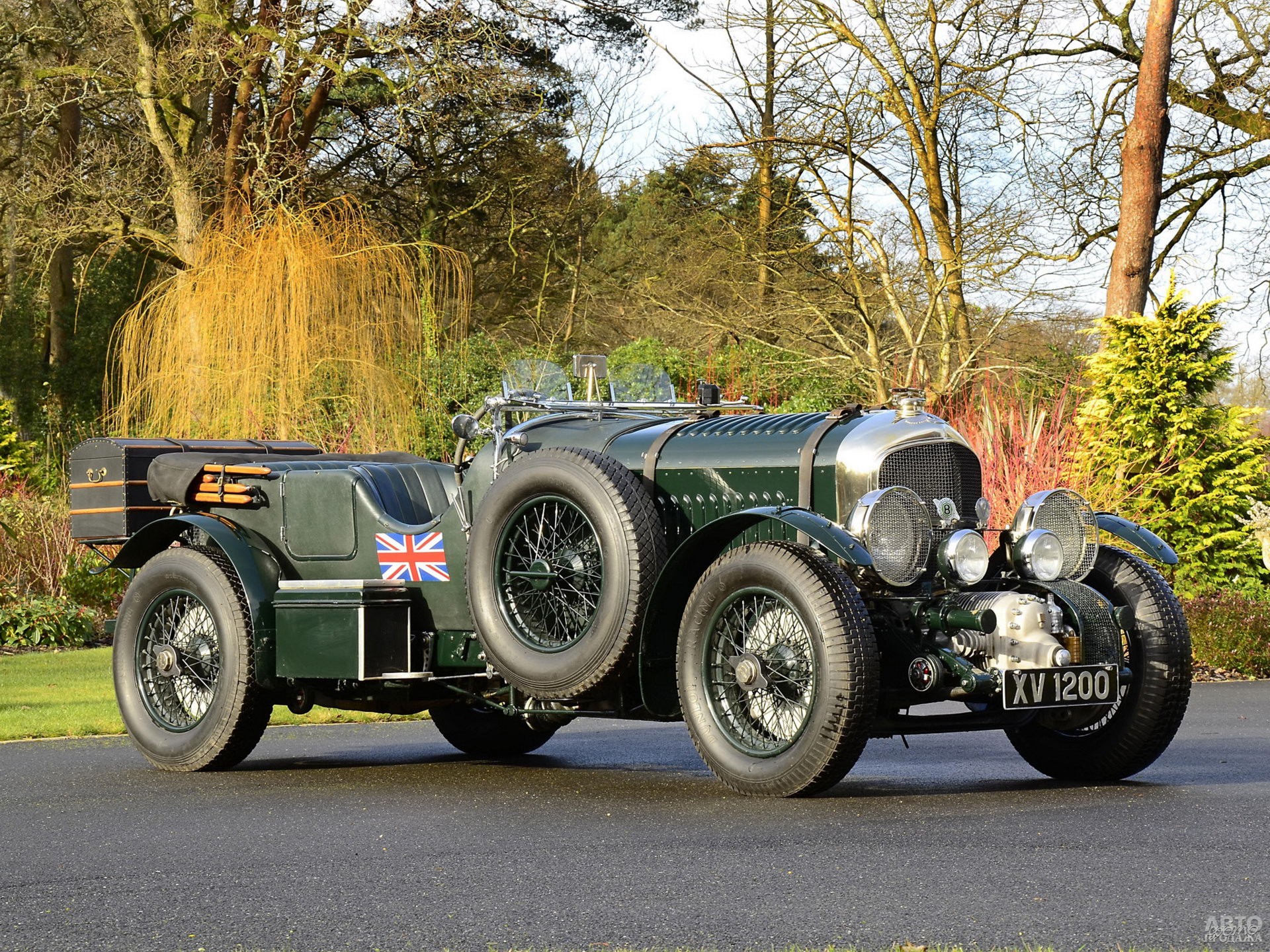 На этом Bentley Speed Six Вольф Барнато и Тим Биркин выиграли в 1929 году 24-часовую гонку в Ле-Мане