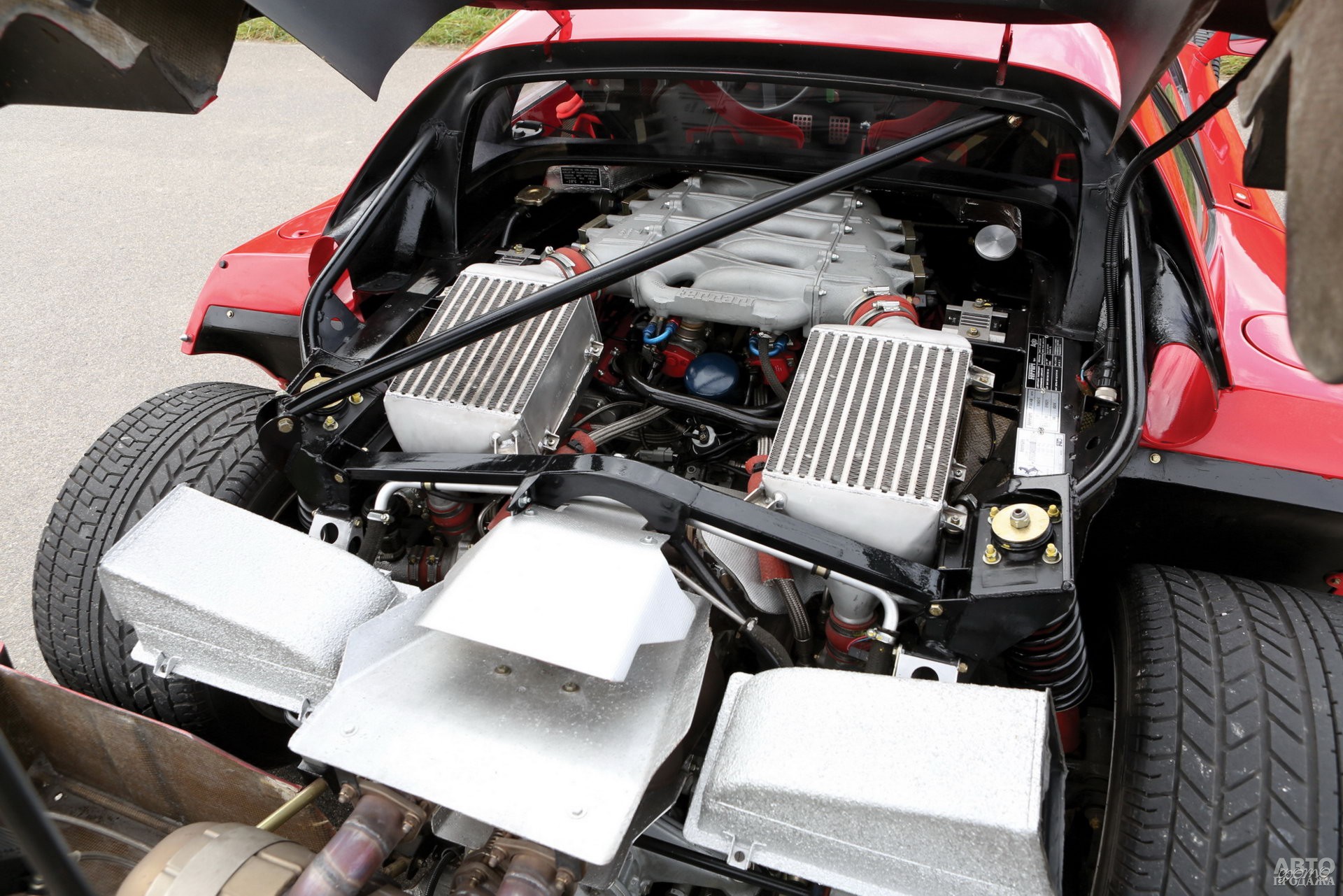 Небольшой 3,0-литровый V8 развивал 487 л. с.