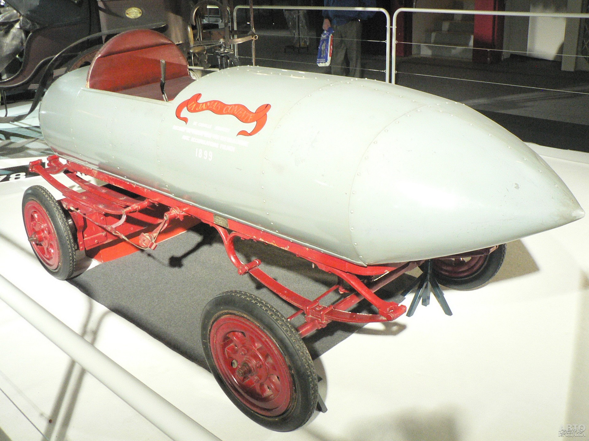 Электрический La Jamais Contente – первый автомобиль в мире, достигший 100 км/ч