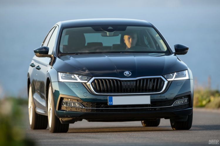 Hyundai Elantra, Renault Megane Sedan и Skoda Octavia: новичок в С-классе против старожилов