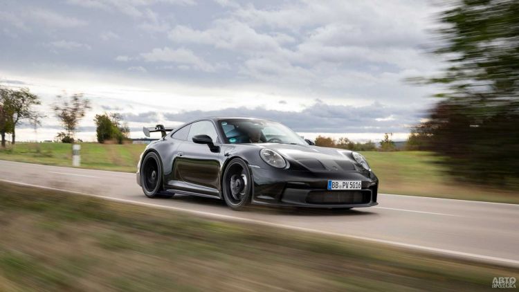 Новый Porsche 911 GT3 показали на первых фото