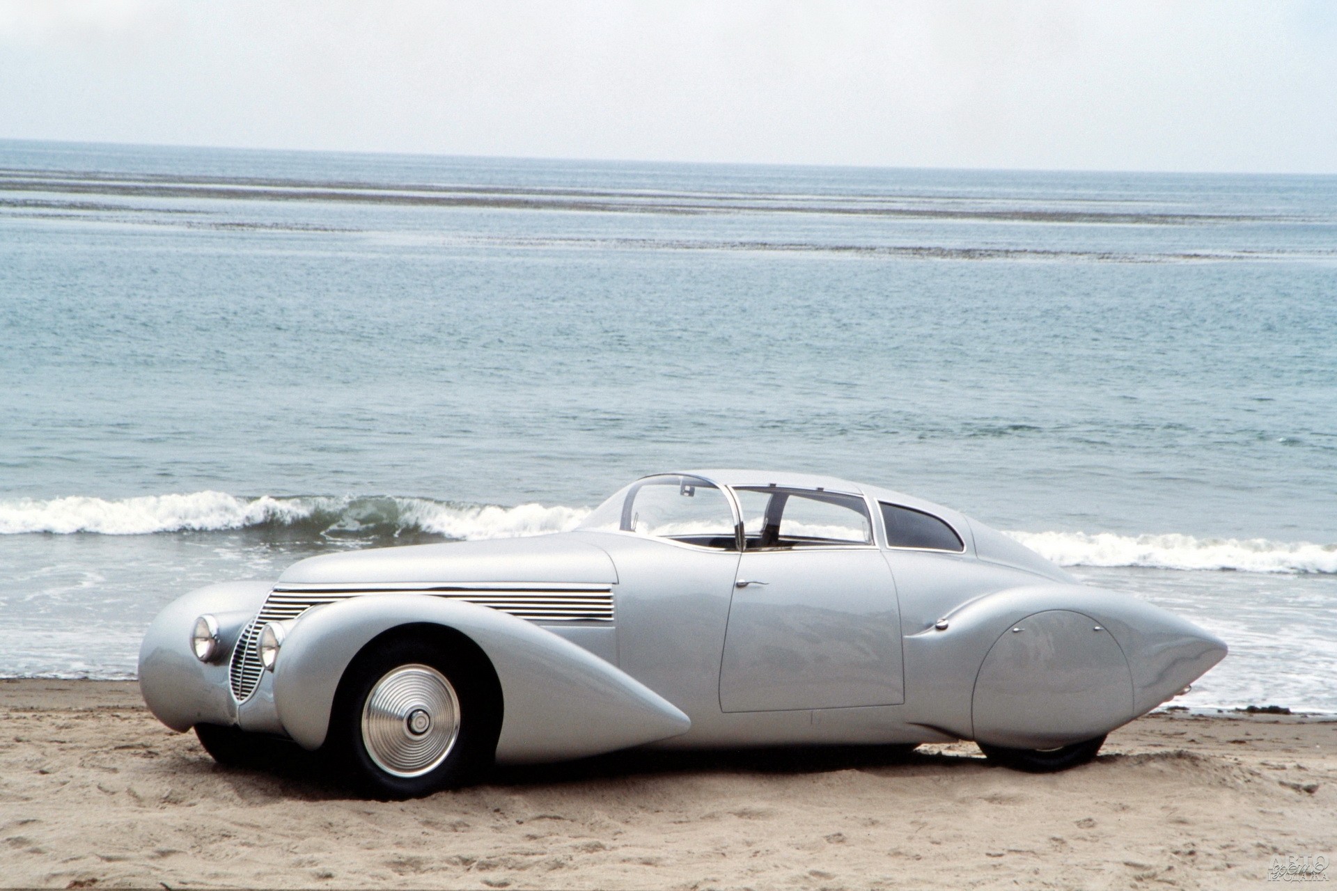 Hispano-Suiza H6C Xenia 1938 года создан стилистом Яковом Савчиком
