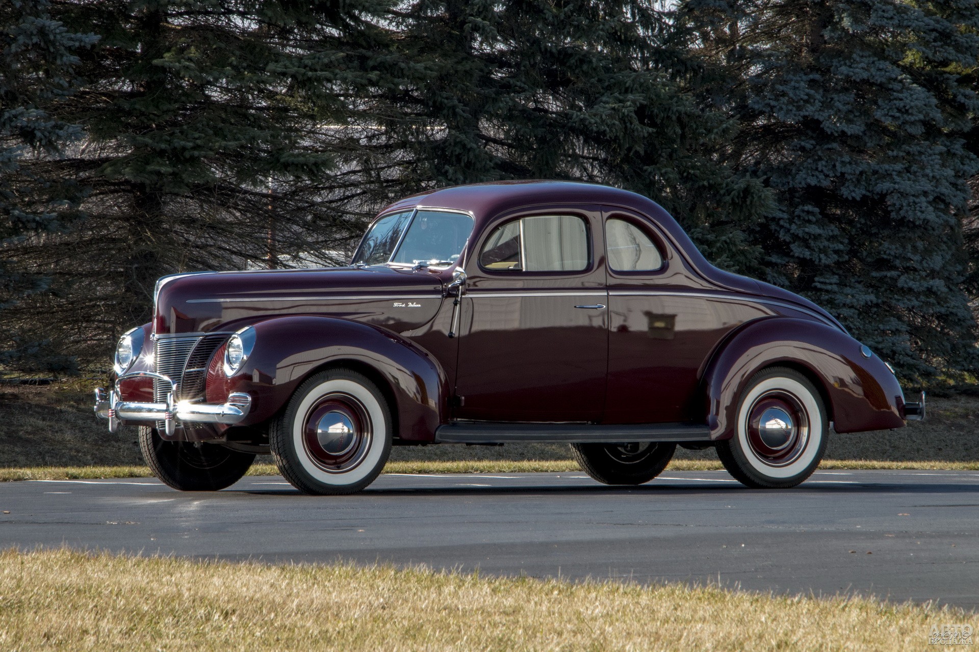 Ford V8 Deluxe Coupe 1940 года