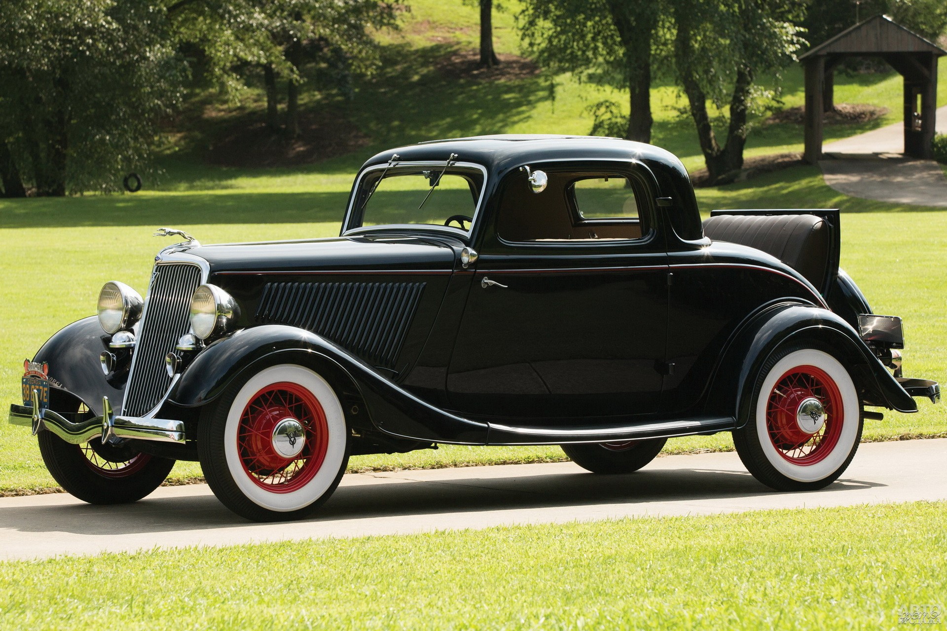 Модель 1934 года получила улучшенный 85-сильный мотор