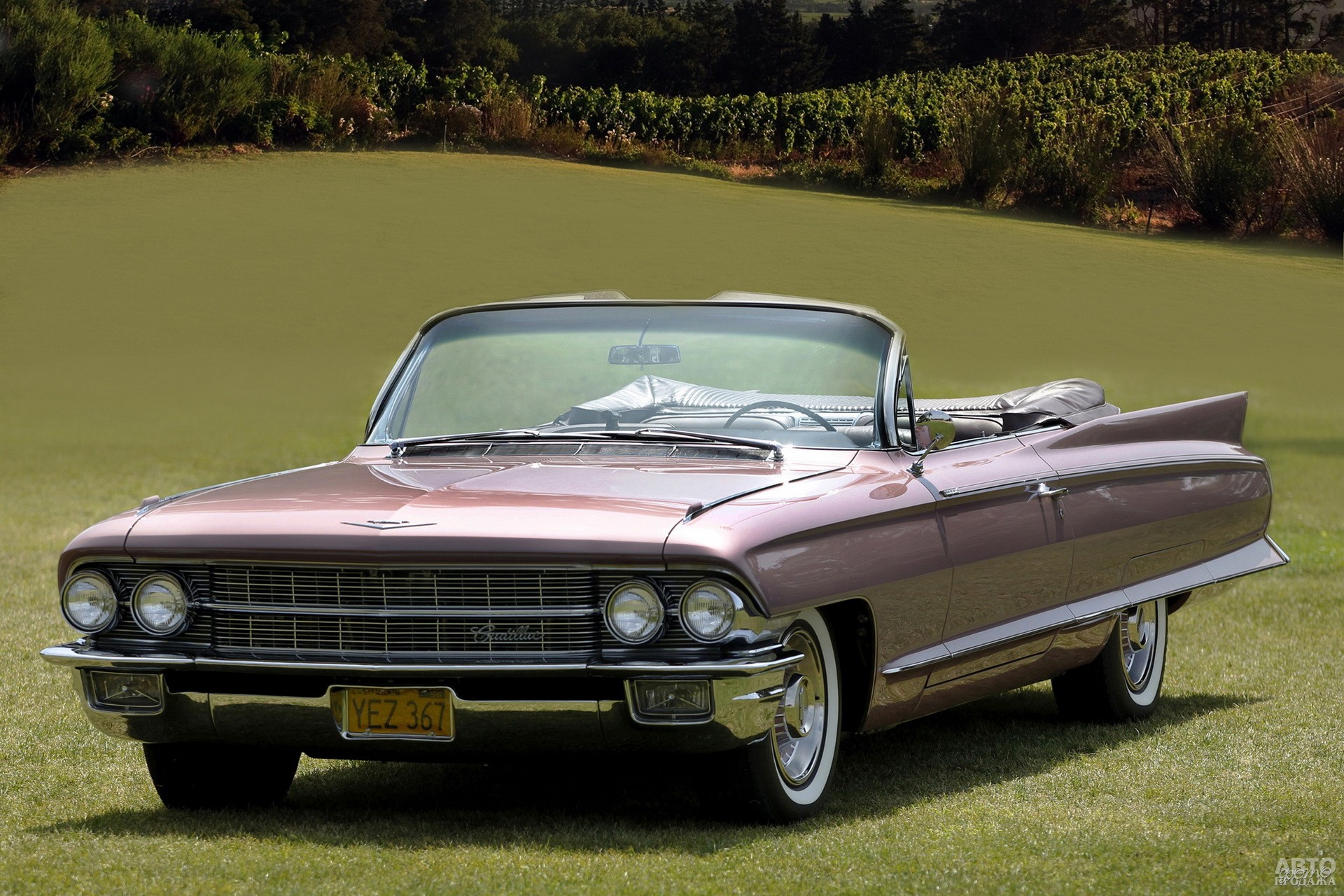 Cadillac Eldorado 1961 года обозначил переход к граненному стилю