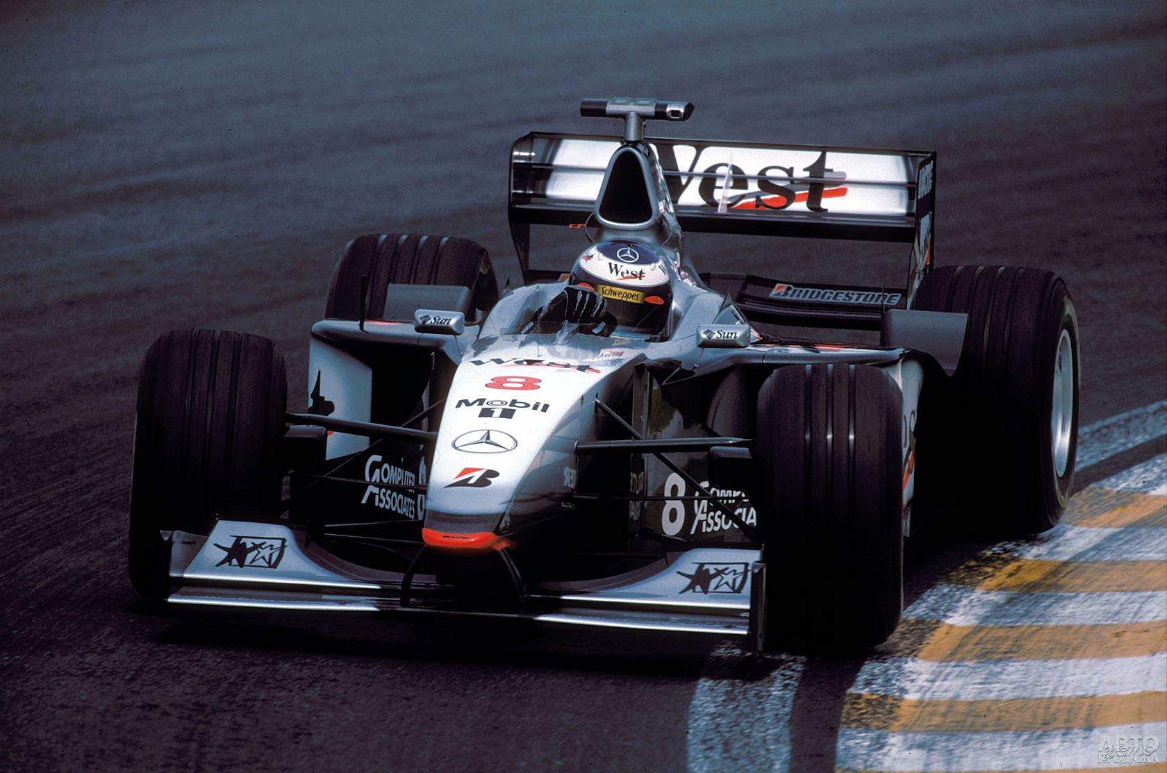 Мика Хаккинен дважды становился чемпионом мира на McLaren-Mercedes