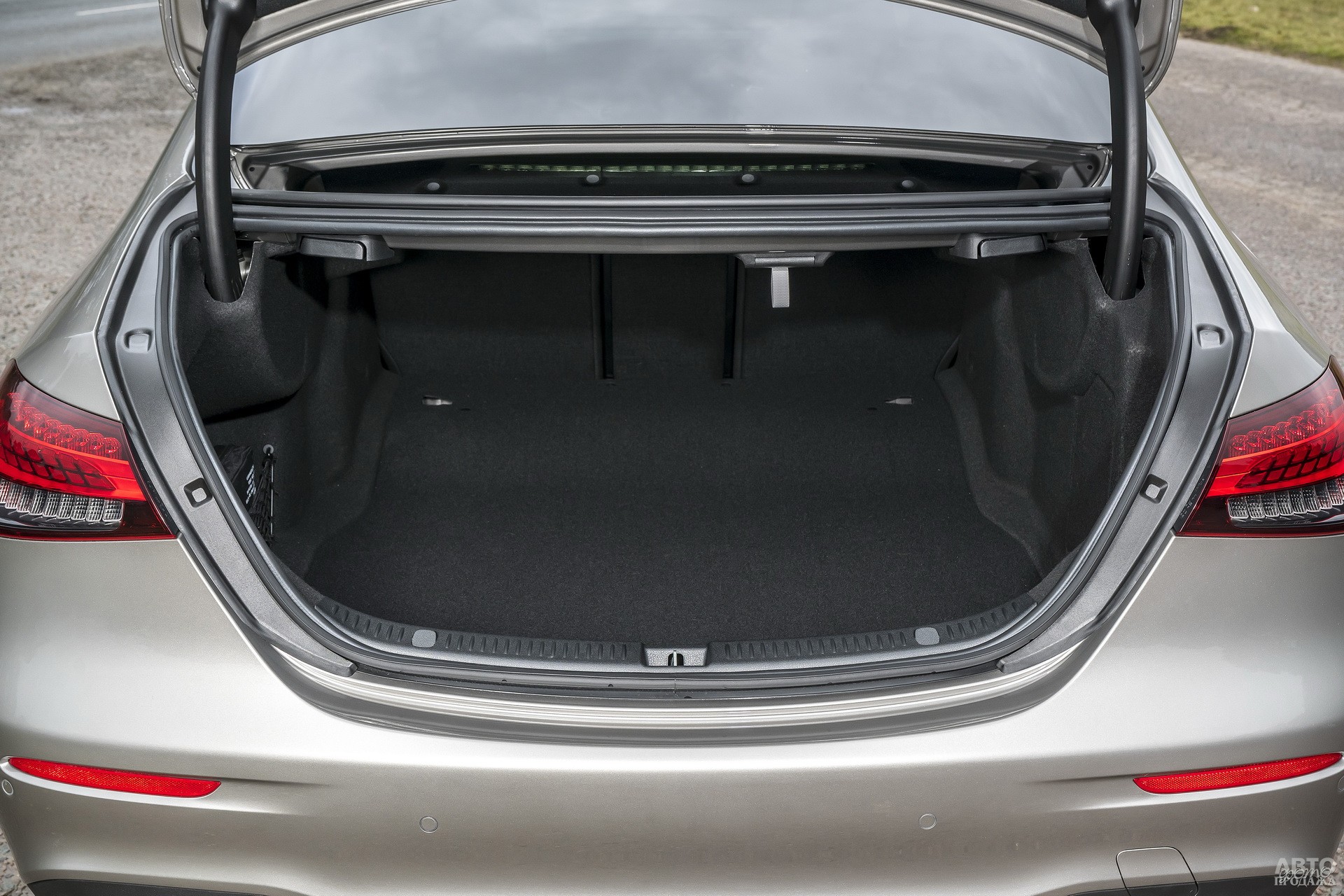 Багажник Mеrcedes-Benz самый вместительный – 540 л