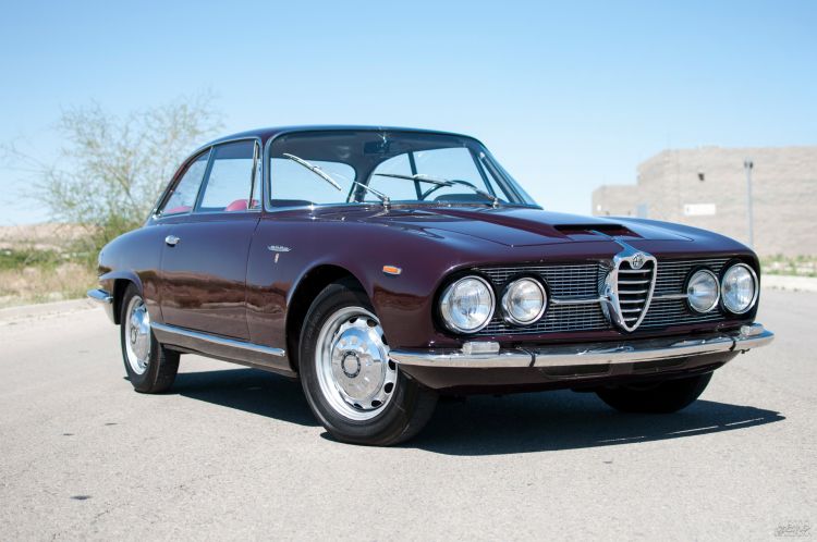Alfa Romeo 2600 Sprint – первое творении дизайнера