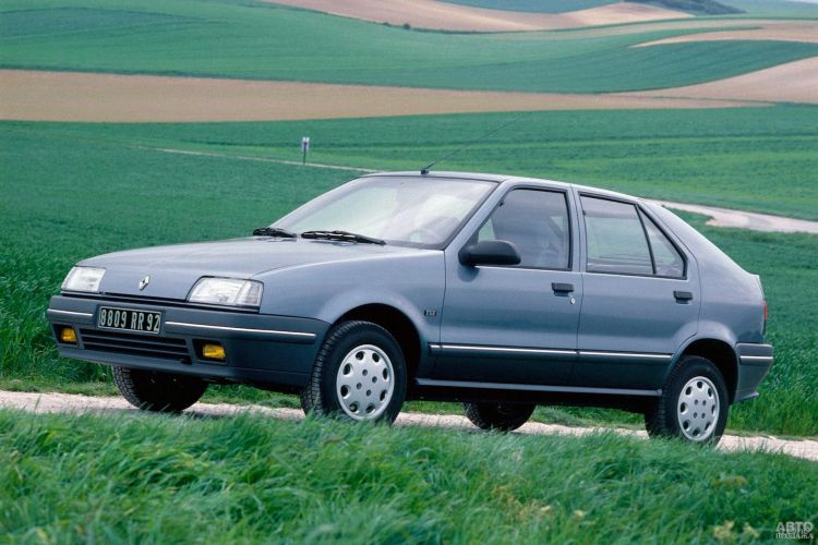 Renault 19 1988 года