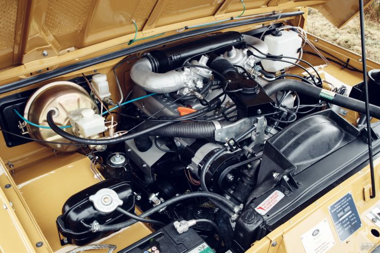 Поначалу вседорожник оснастили 3,5-литровым V8