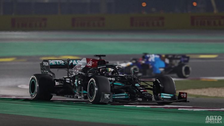Формула-1: Хэмилтон продолжает победную серию в Катаре