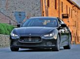Maserati Ghibli щеголяет широкой «зубастой» решеткой радиатора