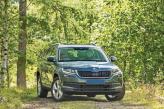 Продолговатые фары Skoda Kodiaq соседствуют с треугольными «противотуманками»