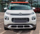 Передняя часть Citroen C3 Aircross выглядит очень необычно
