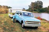 Chevrolet Suburban 1967 года был доступен в версиях с четырьмя либо пятью дверьми