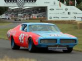 В 1974 и 1975 годах Ричард Петти выигрывал чемпионат NASCAR на Dodge Charger