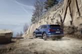 Расширенные «плечи» Volkswagen подчеркнуты узкими фонарями
