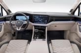 Цифровая приборная панель Touareg соседствует с огромным сенсорным экраном