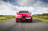 Передняя часть Alfa Romeo Stelvio не обошлась без фирменного «клюва»