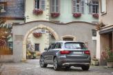 По краям кузова GLC установлены крупные фонари