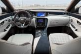 На центральной панели Infiniti – сразу два сенсорных экрана