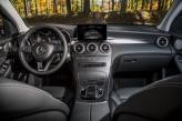 К центральной панели Mercedes-Benz прикреплен дисплей