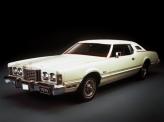 Ford Thunderbird 1974 года с огромным 7,5-литровым V8