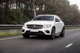По центру решетки радиатора Mercedes-Benz GLC Coupe – большая трехлучевая звезда