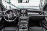 Приборы Mercedes-Benz помещены в отдельные колодцы