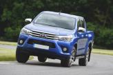 Радиаторная решетка Toyota Hilux покрыта хромом