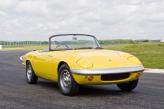 Образцом для подражания стал классический британский Lotus Elan