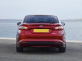Крупные фонари Mondeo напоминают лепестки цветов