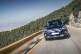 Широкая решетка радиатора Ford Kuga сочетается с крупными фарами