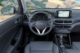 К центральной Hyundai прикреплен сенсорный дисплей