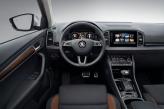 В салоне Skoda преобладают строгие горизонтальные линии