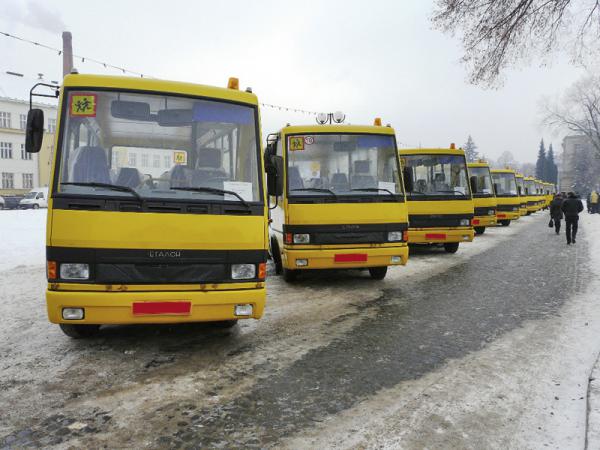 В 2011 году закупят 244 школьных автобуса