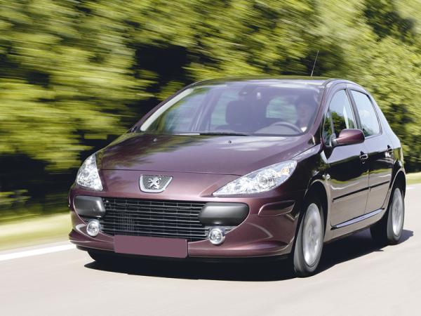 Peugeot 307: французская практичность