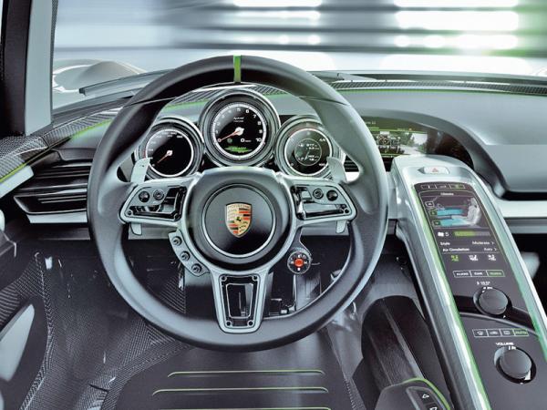 Гибридный Porsche 918 Spyder за 645 тыс. евро купил гражданин Украины