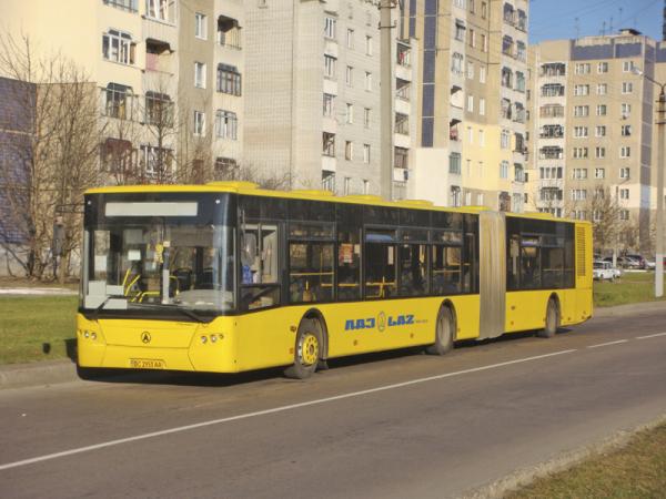 До осени закупят 185 новых автобусов и троллейбусов большой вместимости