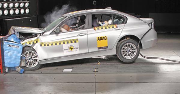 Краш-тест: BMW 3 Series