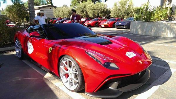 В Ferrari создали эксклюзивный F12 TRS